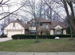 370 Bayview Dr, Avon Lake, OH 44012