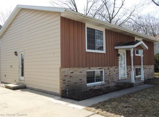1444 Hazelwood Ln, Port Huron, MI