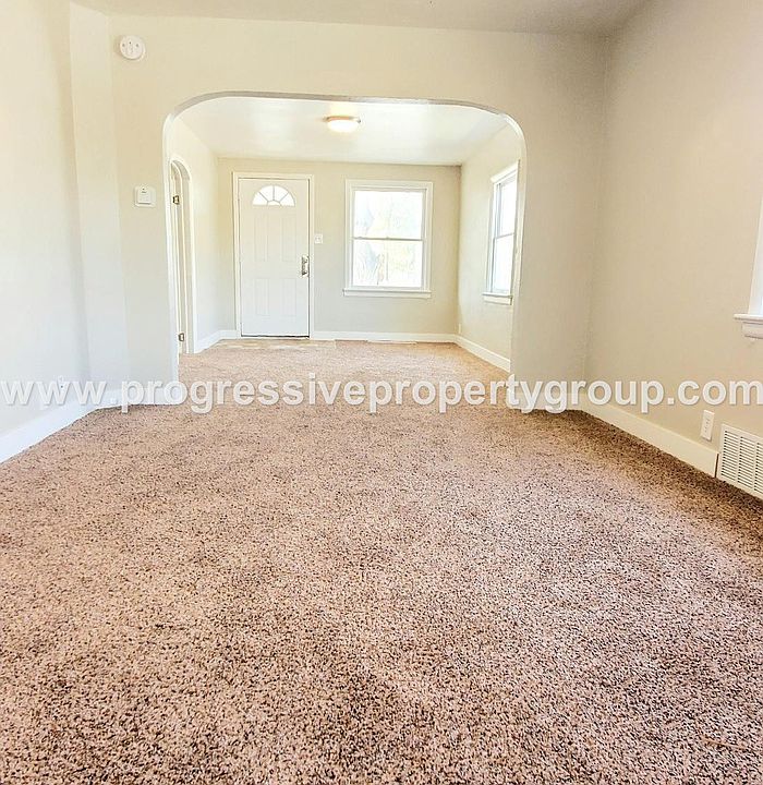 1st image of 800 E Abriendo Ave