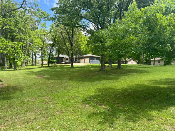 215 W 11th Street Ridge, Willow Springs, MO 65793