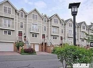 16816 Powells Cove Blvd, Beechhurst, NY 11357