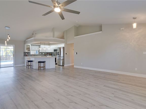 5th image of 12 SW 18th Ave