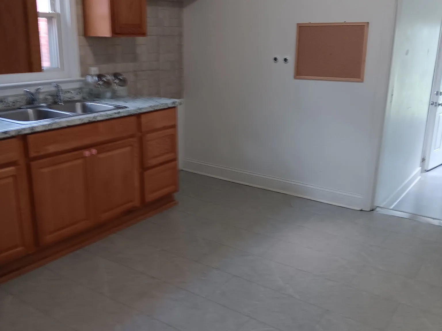 4 bed, 1092 sqft, $1,400 — Photo 3