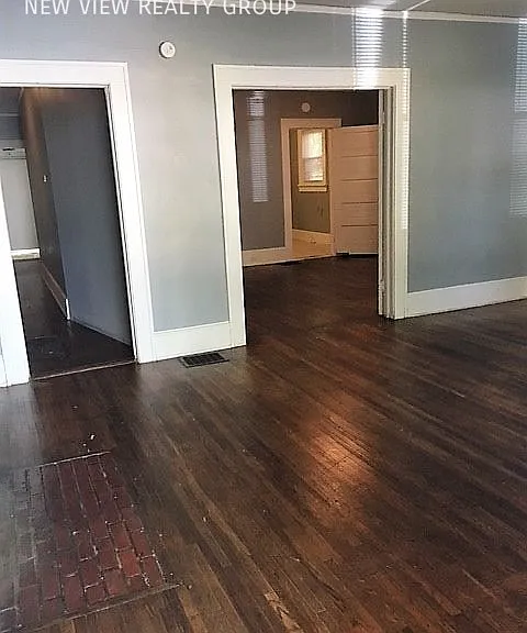 1025 Ambassador St — Photo 3