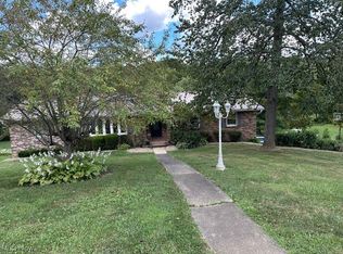 170 Christopher Pl, Zanesville, OH 43701
