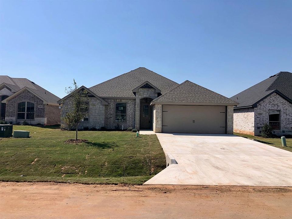 1st image of 3304 Arrow Dr
