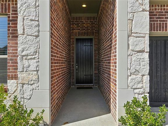 4th image of 5808 Hamilton Dr