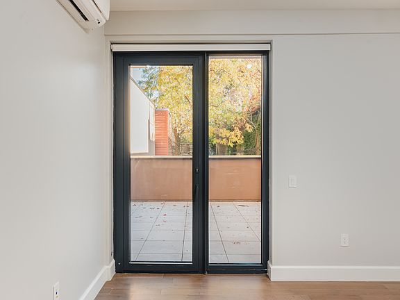 4th image of 262 9th St #210
