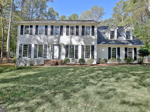 130 Benjamin Cir, Fayetteville, GA 30214