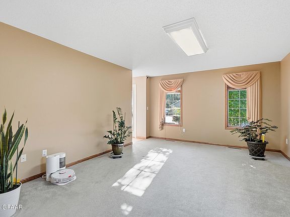 5th image of 1350 S 38th St
