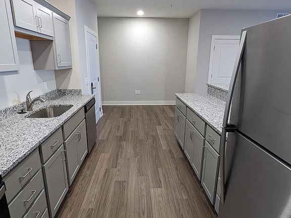4th image of 315 Locust St #11160819