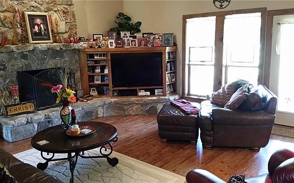 4th image of 2596 County Road 398