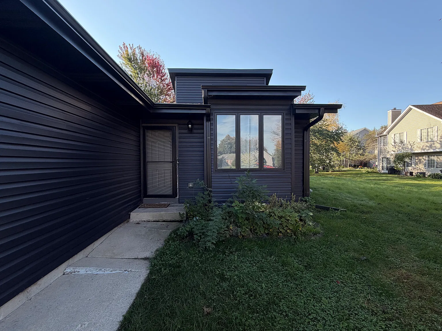 3 bed, 1415 sqft, $1,900 — Photo 2