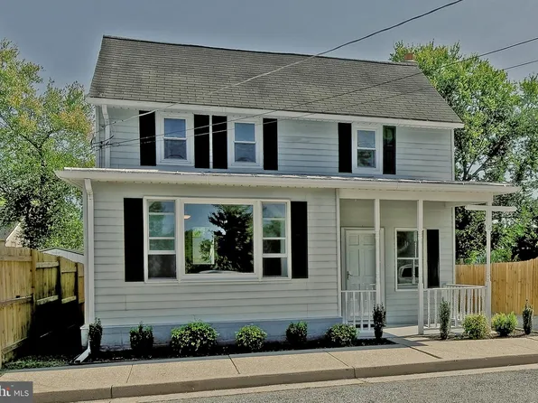 12 Cedar St, Alloway, NJ 08001