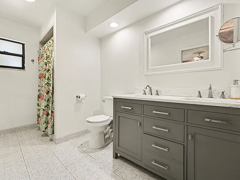 851 Rolling Woods Ln — Photo 17