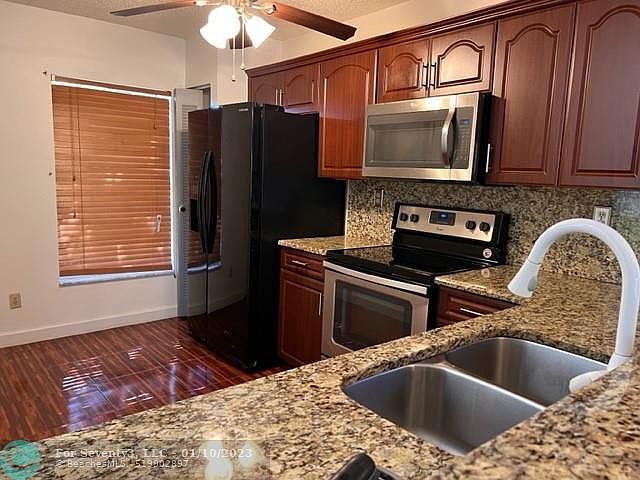 1st image of 5793 Woodland Point Dr