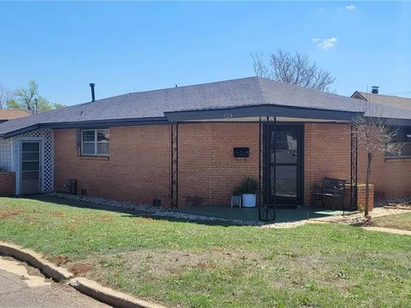 124 N Caddo St, Weatherford, OK 73096