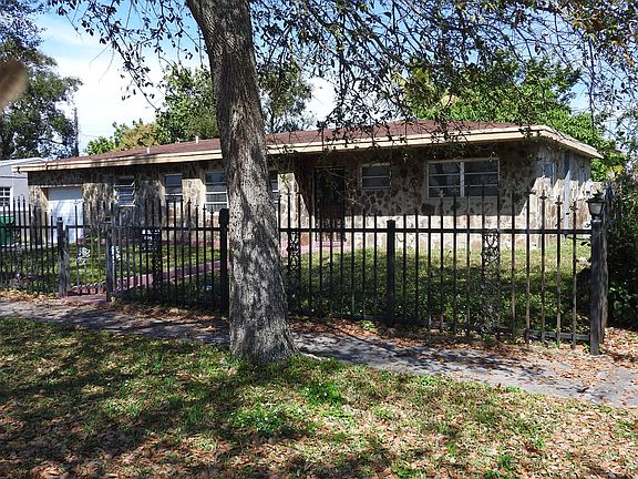 4th image of 1711 NW 185th St