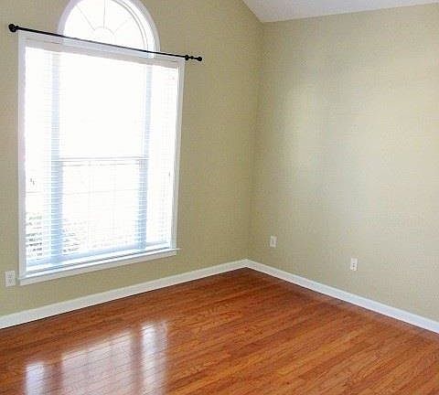 4th image of 510 Grimes Dr