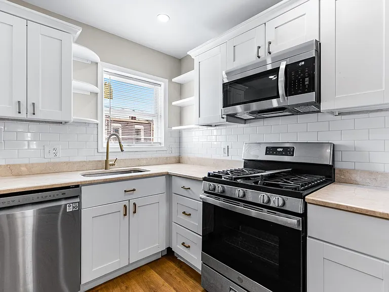 233 N Rose St — Photo 13