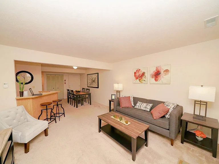 Emerald Park Apartments — Photo 7