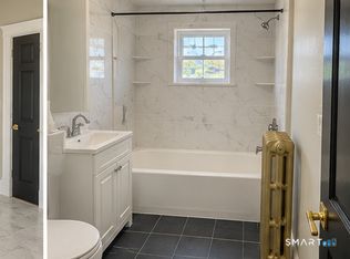 39 Maplewood Ave, West Hartford, CT 06119
