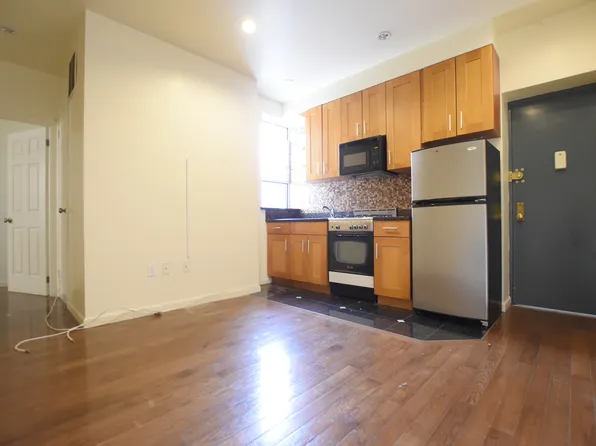 132 Ludlow Street image 1 of 7