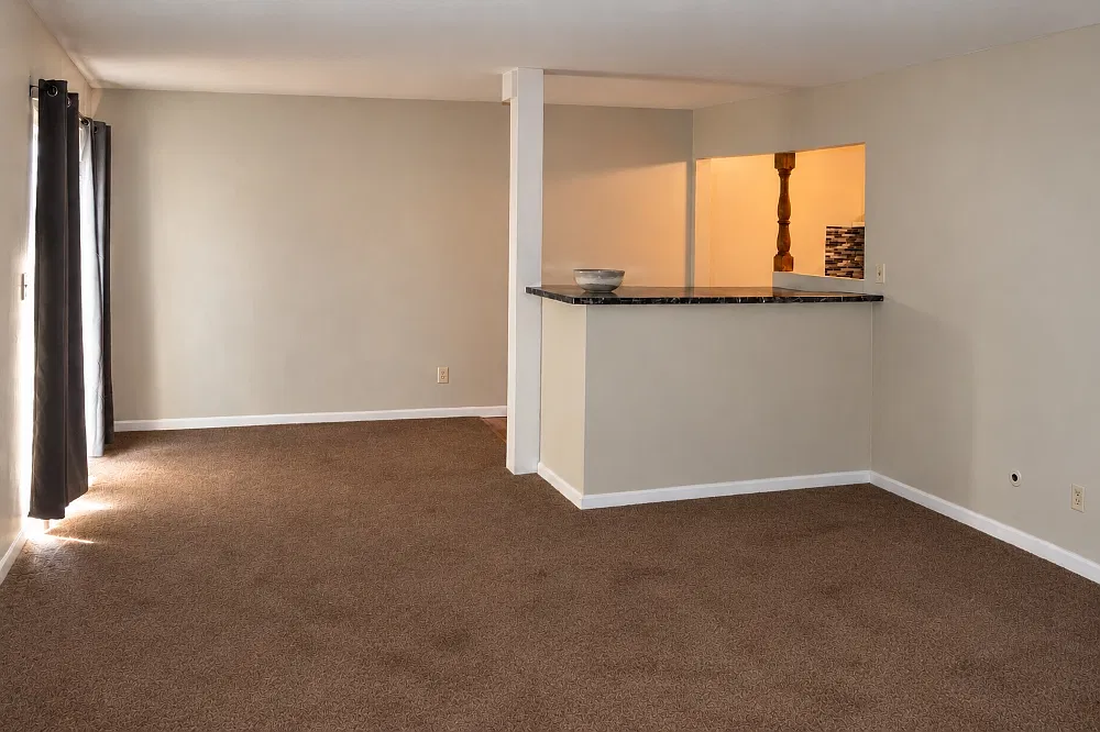 2 bed, 895 sqft, $995 — Photo 1