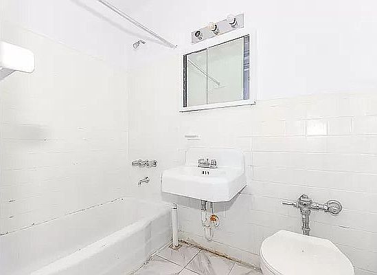 4th image of 253 Clarkson Ave #204