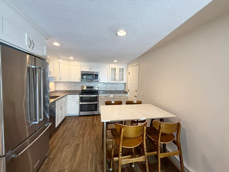 89 Pleasant St #D11 — Photo 2