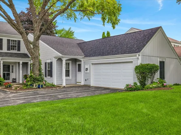 1049 Oswego Rd, Naperville, IL 60540