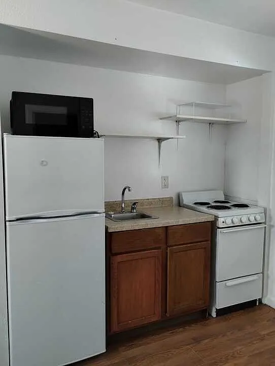 Studio, $675 — Photo 2