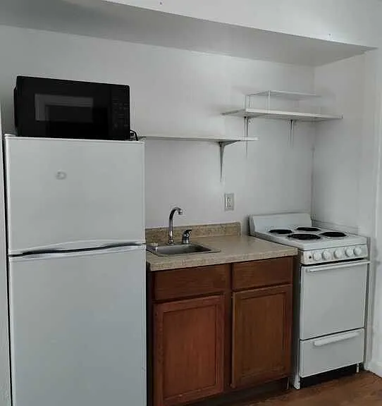 625 W 7th St #1 — Photo 2