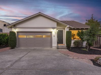812 Canary Court, Healdsburg, CA, 95448