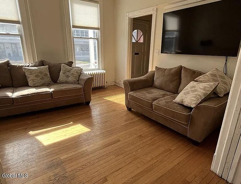 5th image of 6 S Lake Avenue