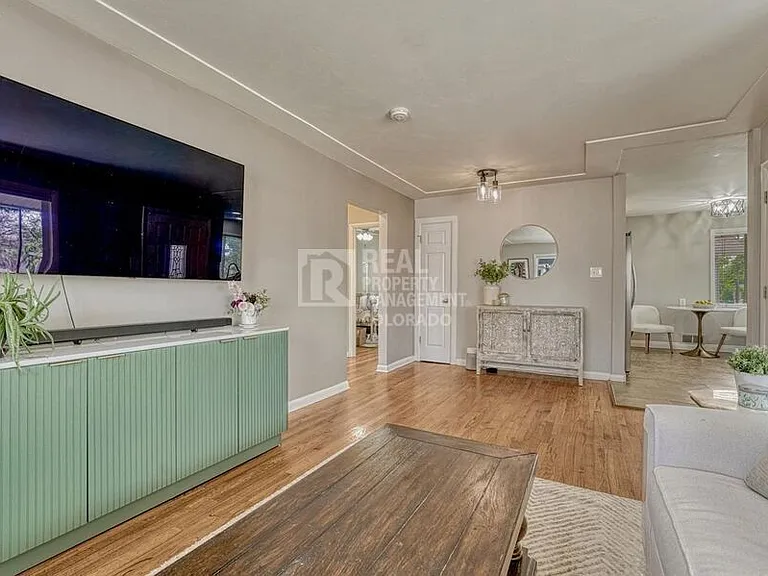 4252 S Logan St — Photo 7