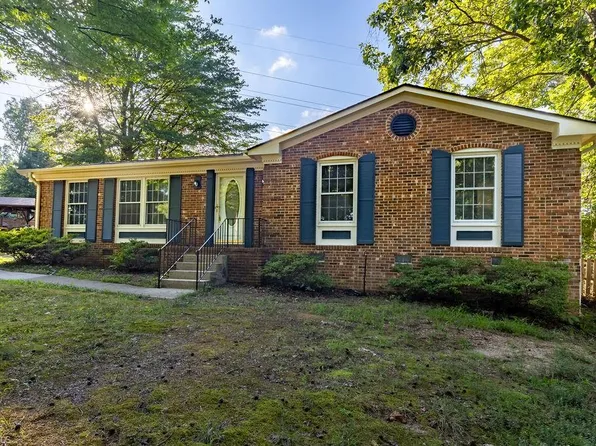 1808 Heilwood Dr, Greensboro, NC 27407