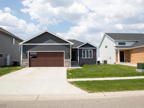 2700 14th St W, West Fargo, ND 58078