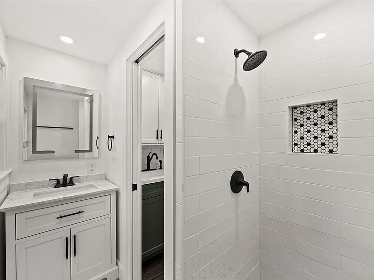 1123 Bomar St — Photo 31