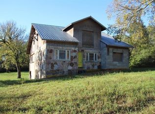 315 W 4th St, Yellville, AR 72687