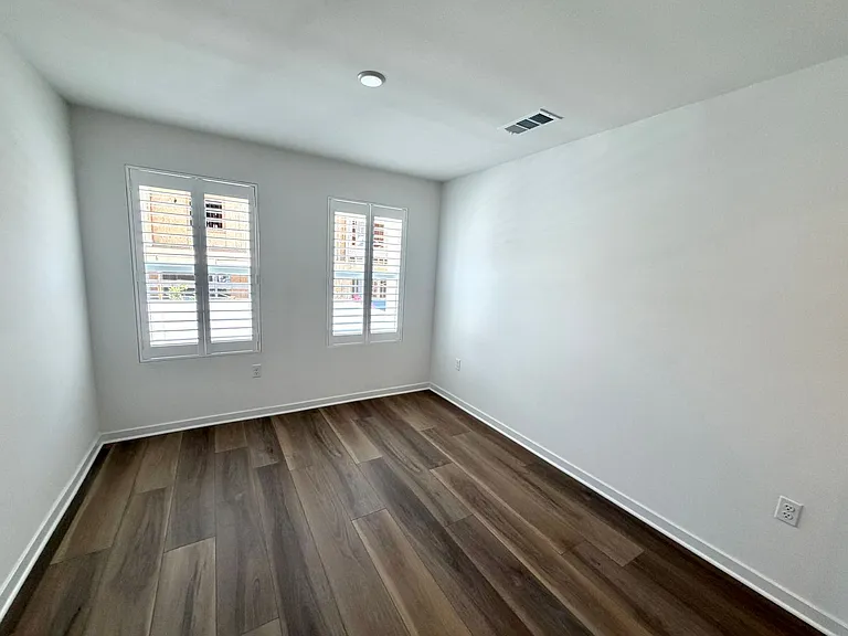 135 Evergreen Ln — Photo 34