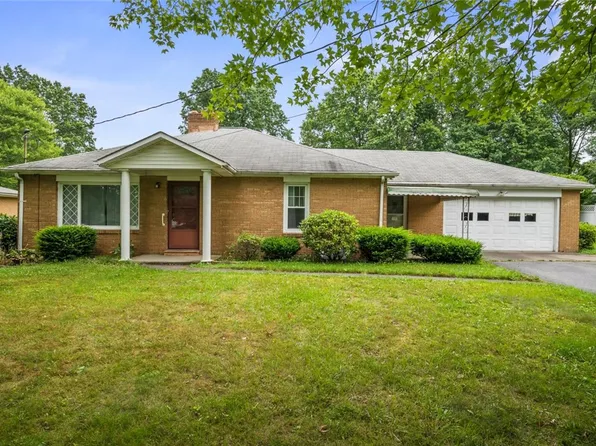 129 Sunset Blvd, Hermitage, PA 16148