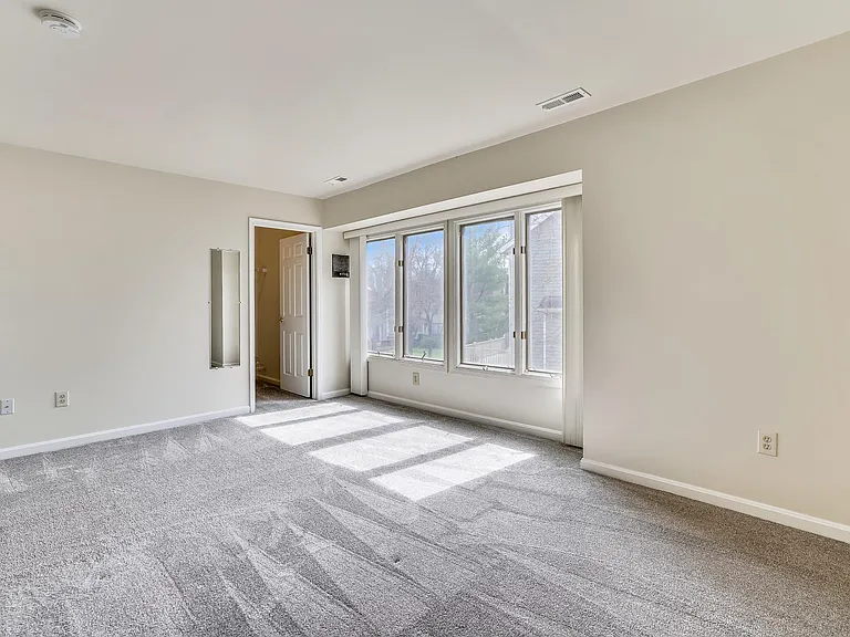 5205 Columbia Rd #9 — Photo 28
