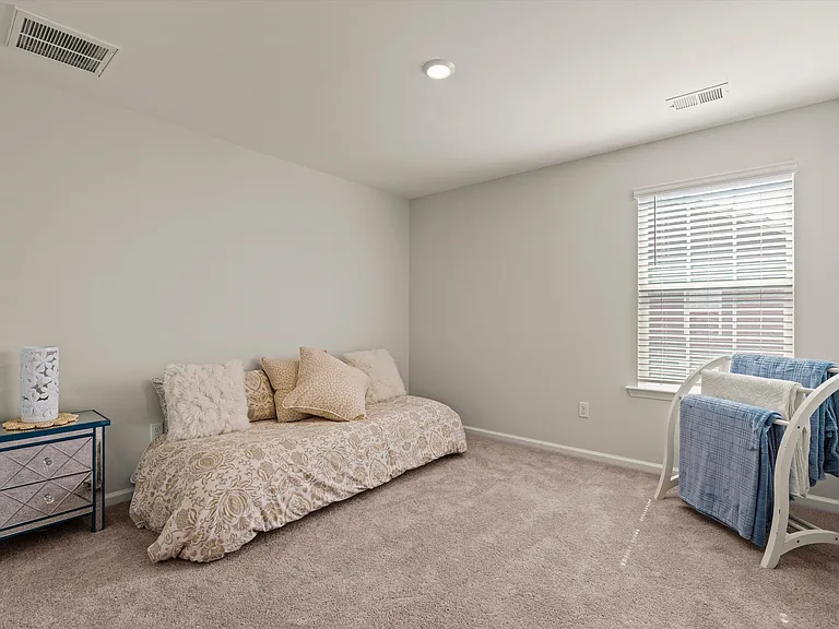 106 Baneberry Ln — Photo 29