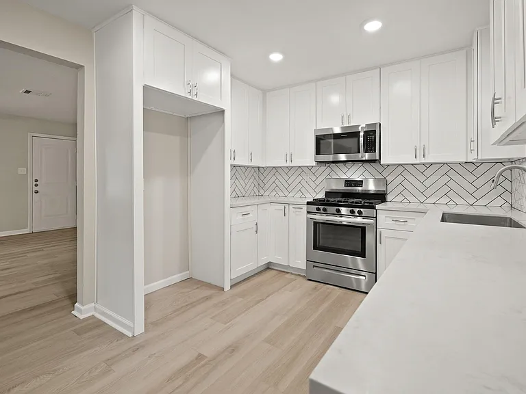 2122 Stadium Dr — Photo 12