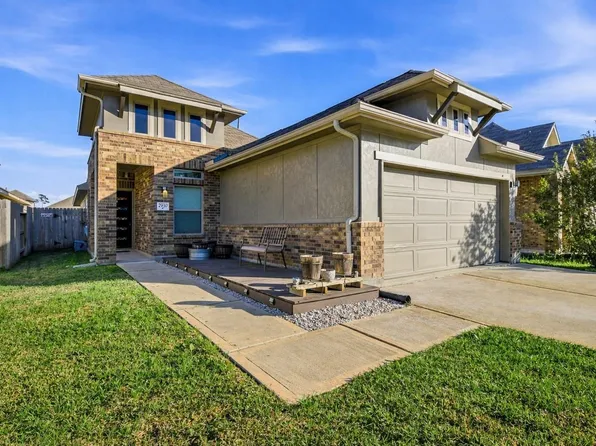 2930 Yaupon Grove Ln, Conroe, TX 77385