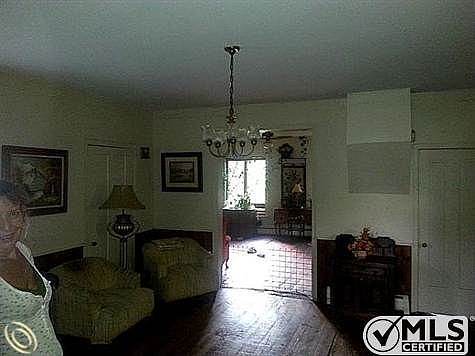 DINING ROOM / PLANK FLOOR