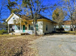 603 E Houston St, Paris, TX 75460