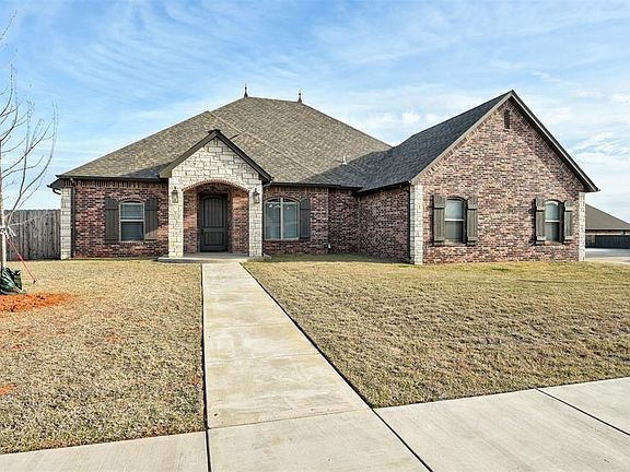 3rd image of 4435 Violet St