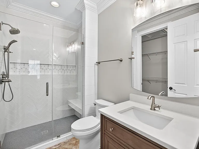 3161 Club Dr — Photo 29